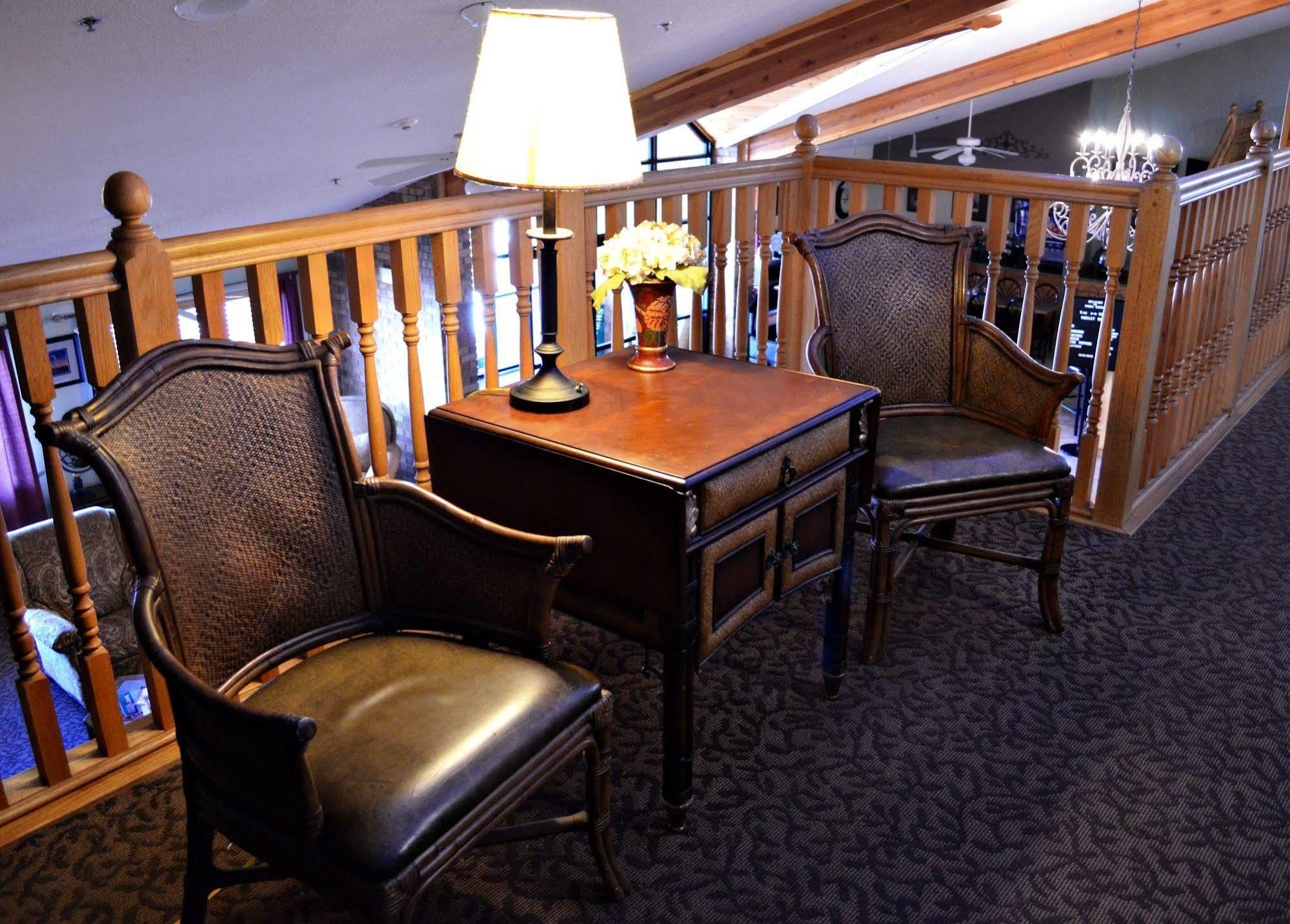Fossil Creek Hotel & Suites Рассел Экстерьер фото